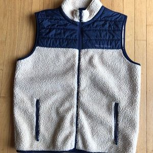 Vineyard vines tan Sherpa vest